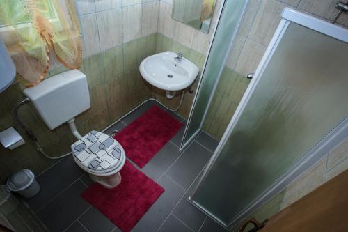  Kuca Delić -  Room  picture :   Shower    TV    Air conditioning                           