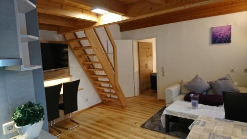 Postel nebo postele na pokoji v ubytování Traumhafte Ferienwohnung mit Pool