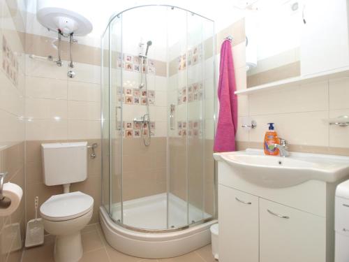 Koupelna v ubytování Apartments Blazenka 1270