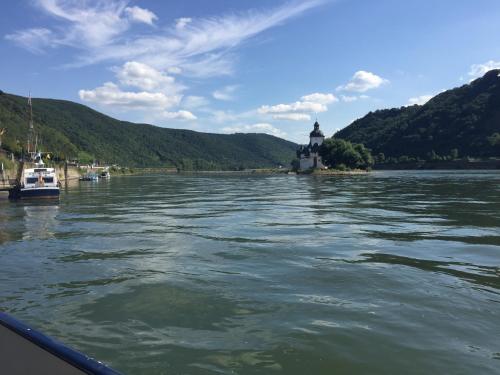 a view of a river from a boat at Jugendstil-Hof in Langenlonsheim