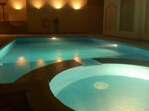 Gokulam Park Doha tesisinde veya buraya yakın yüzme havuzu