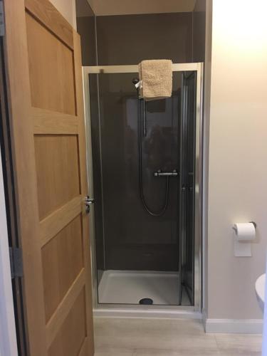 Ванна кімната в 1 Lochness Rooms&Hostel