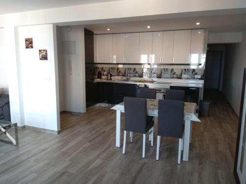 Kuchyň nebo kuchyňský kout v ubytování Apartamento Berenguer
