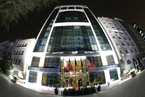 El edificio en el que está el hotel