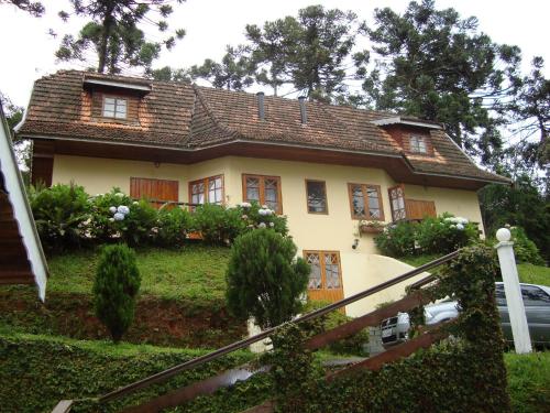 Foto da galeria de Chalé Suiço de Campos do Jordão em Campos do Jordão