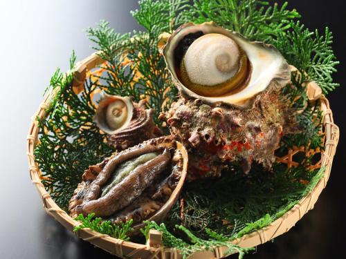 旅館の敷地内または近くでの食事または食べ物