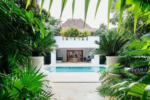 Gallery image of Hotel Esencia in Xpu Ha