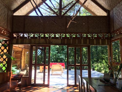 Camiguin Volcano Houses-Panoramic Houseにある庭
