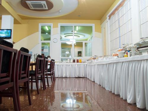 Μια τηλεόραση ή/και κέντρο ψυχαγωγίας στο Golden Valley Hotel