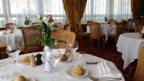 Hostellerie Reeb (Room Service disponible)