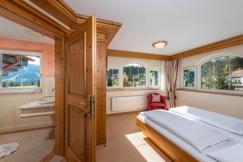 A bathroom at Hotel Ennstalerhof