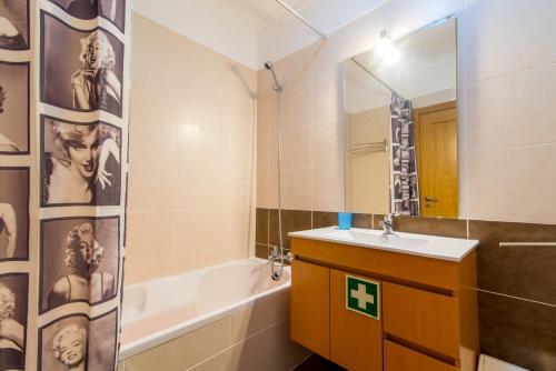 Gallery image of Santa Luzia Residence Apartamento T2 com Piscina & Wi-Fi in Santa Luzia