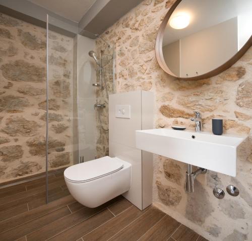 Kylpyhuone majoituspaikassa Villa Mara