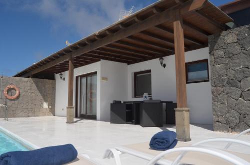 Villa Lola