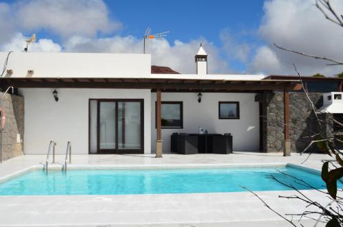 Villa Lola