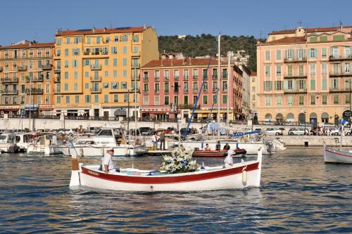 PREF 2 · F4 - VASTE ET BOURGEOIS ,3 CHAMBRES, ASCENSEUR, VX-NICE