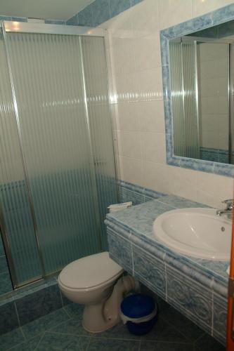 Ένα μπάνιο στο Hotel Dobrudja