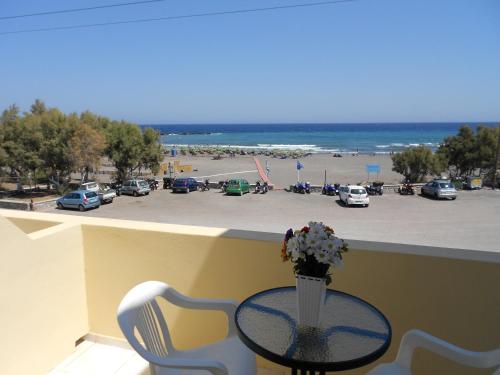 Gallery image of Rooms to let Rena in Monolithos