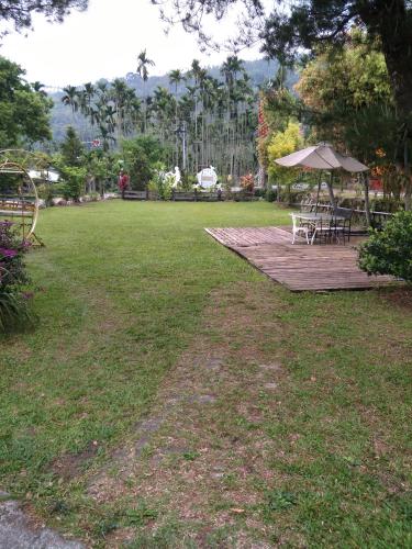 Un jardín fuera de 大湖底木屋民宿