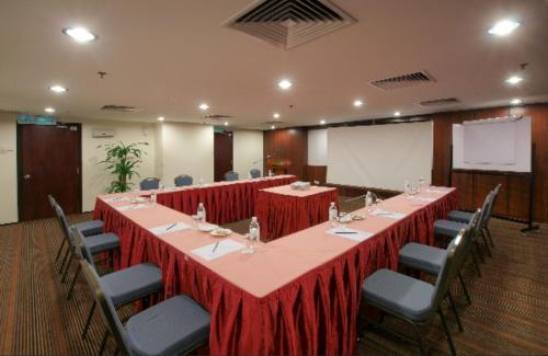 Der Geschäftsbereich oder Konferenzraum in der Unterkunft Crystal Crown Hotel JB