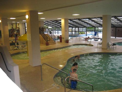 Πισίνα στο ή κοντά στο JeffsCondos - 3 Bedroom - Breakers Resort