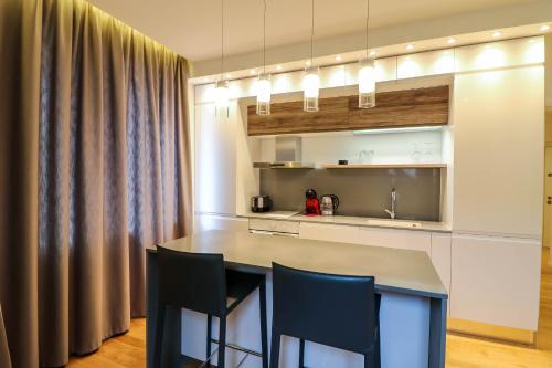 Lozenets Executive Apartment with Private Parking