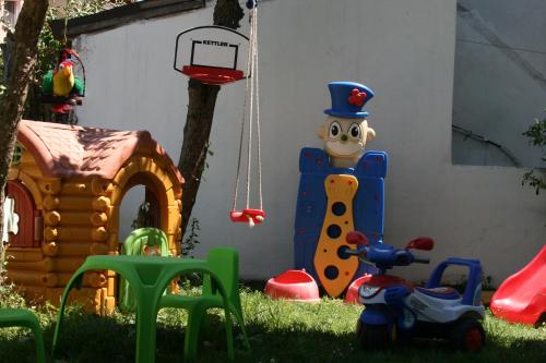Ο χώρος παιχνιδιού για παιδιά στο Dionisos Palms Apartments