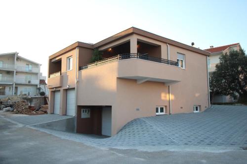 Lux Haus