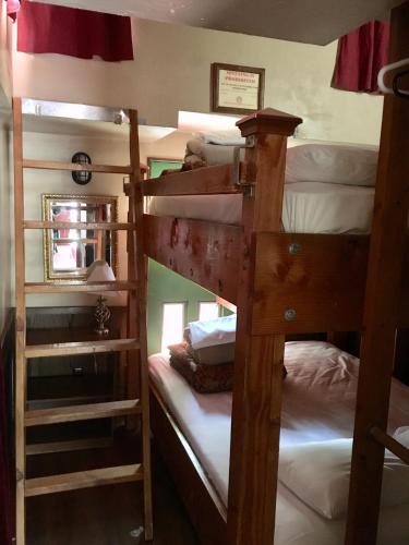 Katil atau katil-katil dalam bilik di The Canyon Motel & RV Park