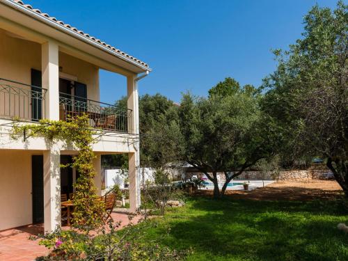 Κήπος έξω από το Koxyli Studios & Apartments 
