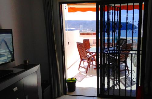 Ocean View Cactus I , over Los Cristianos, Playa las Vistas
