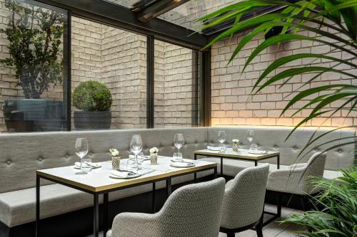 Ruang duduk di Casa Almagro by The Pavilions Hotels & Resorts