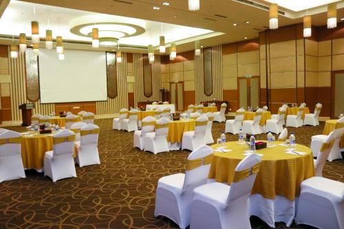 Restaurace v ubytování Radisson Blu Hotel, Greater Noida