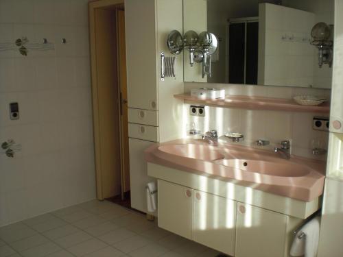 Dapur atau dapur kecil di Hotel-Restaurant Schieble