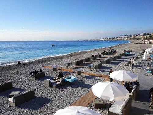 Stylish 2 Room Flat 50 meters to the beach