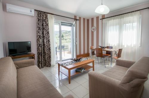 Μια τηλεόραση ή/και κέντρο ψυχαγωγίας στο Second Home 