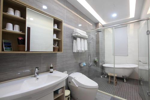 Gancheng 35 tesisinde bir banyo