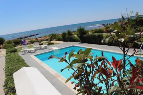 Imagen de la galería de Gorgona Seafront Villas 3 Bedroom With Private Swimming Pool, en Ayia Napa