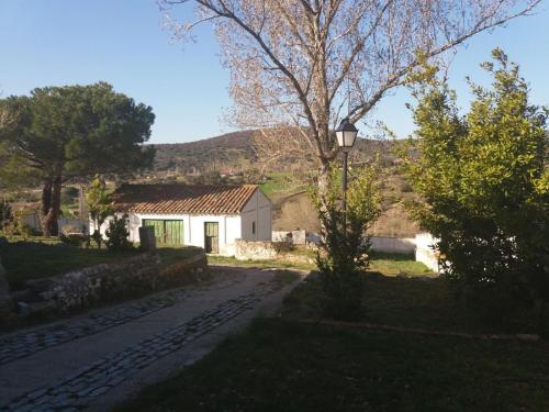 Fotografia z galérie ubytovania Casa Rural de Benjamin Palencia v destinácii Villafranca de la Sierra