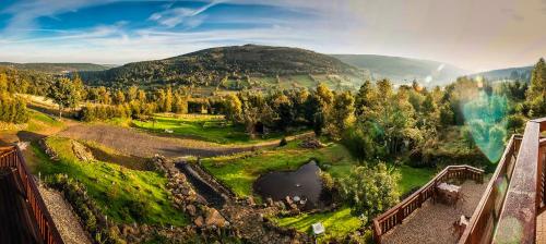 Afbeelding uit fotogalerij van Willa z gwarantowanym widokiem na góry Aleksander Panorama in Świeradów-Zdrój