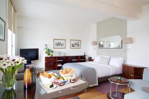 Μια τηλεόραση ή/και κέντρο ψυχαγωγίας στο Montmartre Residence