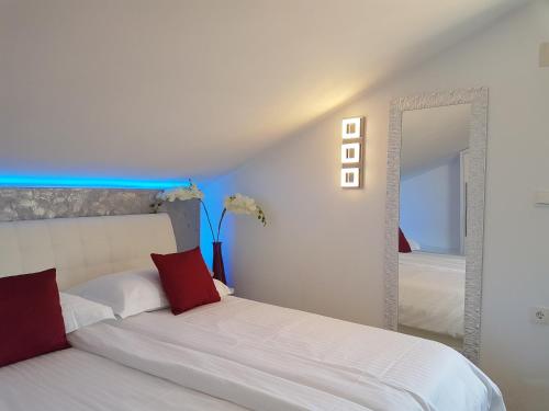 Palladium City Center Apartments