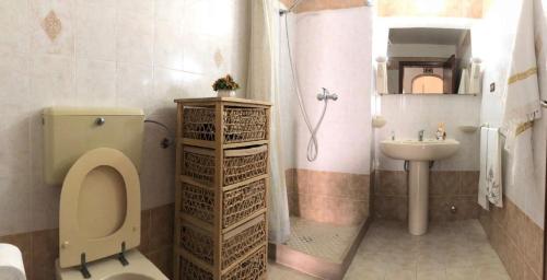 Salle de bains dans l'établissement Casa Vacanze "Lo Munte"