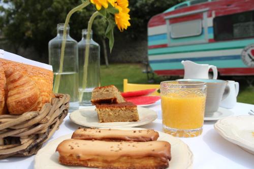 Jídlo v hotelu nebo okolí