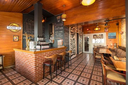 El lounge o bar de Cheers Lighthouse