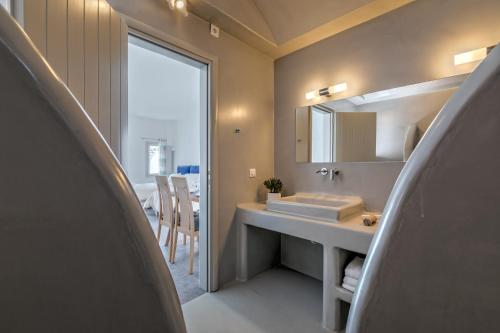 Fotografie z fotogalerie ubytování Santorini Blue Senses Villas v destinaci Mesariá
