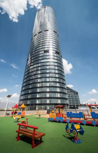 Детская игровая зона в In The Sky - Apartamenty w Sky Tower