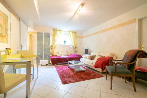 Χώρος καθιστικού στο Meerbusch Apartments - 20 Min Messe DUS