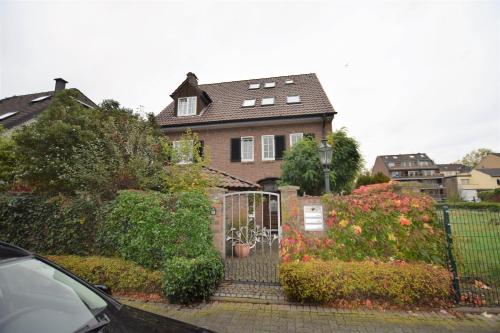 Gallery image of Meerbusch Apartments - 3 Room Apartment with Balcony - 20 Min Messe DUS in Meerbusch