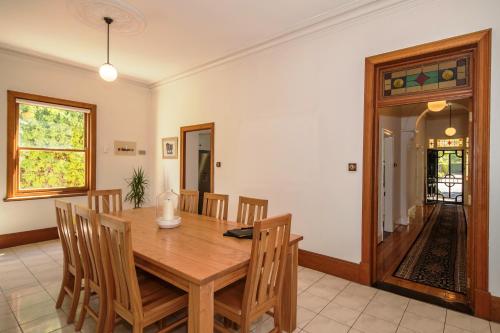  Barossa Valley View Guesthouse -  Room  picture :   Tea/Coffee maker    Shower    Bath                           